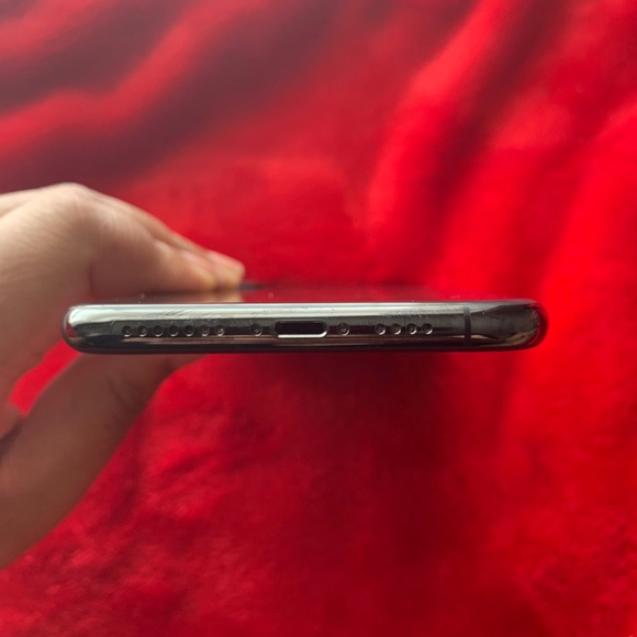 iPhone XS Max - Picture 4 of 6